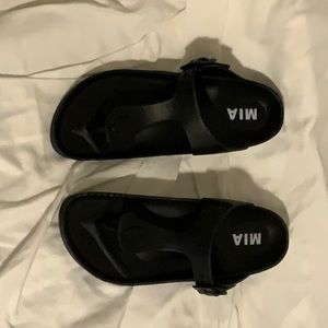 MIA Black Injected EVA Sandal. Size 6.